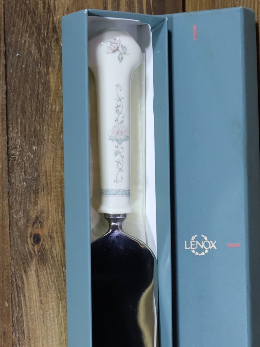 LENOX HOLIDAY HOSTESS Pie Cake Server *Stainless Blade* *Original Box*